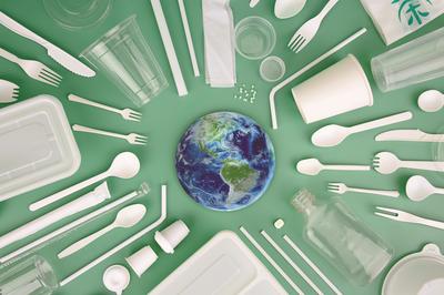 手握"王牌" 昔日化學(xué)老師締造一次性餐具王國(guó)